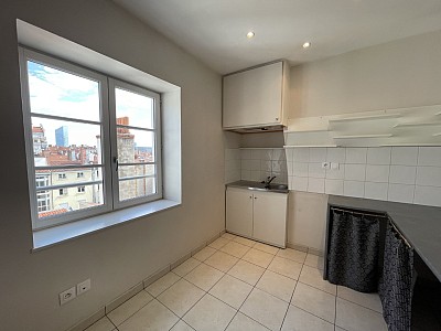 APPARTEMENT T3 A LOUER - LYON 7EME ARRONDISSEMENT Pasteur - 46.7 m2 - 763 &euro; charges comprises par mois