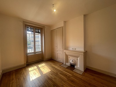 APPARTEMENT T3 A LOUER - VILLEURBANNE Espace-Central - 70.84 m2 - 847 &euro; charges comprises par mois