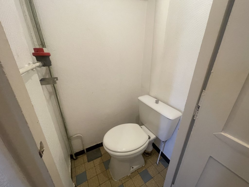 APPARTEMENT T3 A LOUER - VILLEURBANNE Espace-Central - 70.84 m2 - 847 &euro; charges comprises par mois