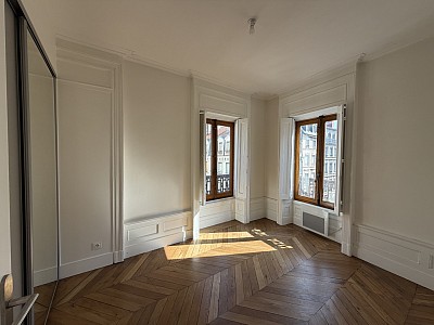 APPARTEMENT T4 A LOUER - LYON 1ER ARRONDISSEMENT Terreaux-Bat-d-Argent - 71.65 m2 - 1 675,74 € charges comprises par mois