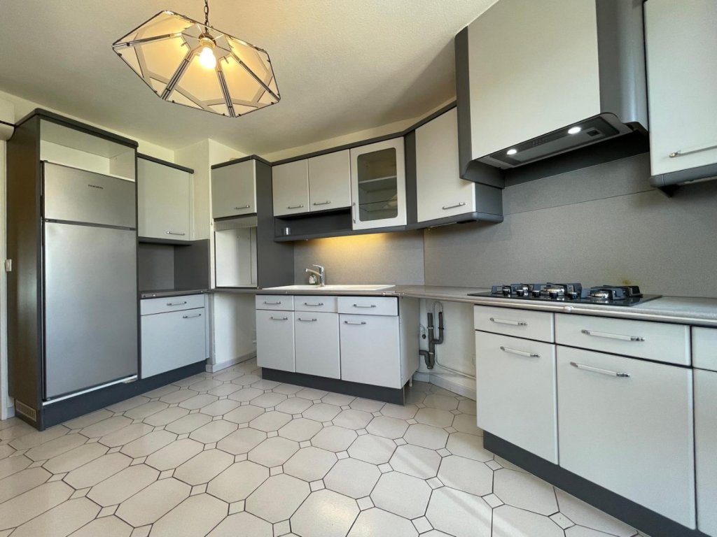 APPARTEMENT T4 A LOUER - LYON 4EME ARRONDISSEMENT Boucle Louis Thevenet - 90.98 m2 - 1 863 &euro; charges comprises par mois