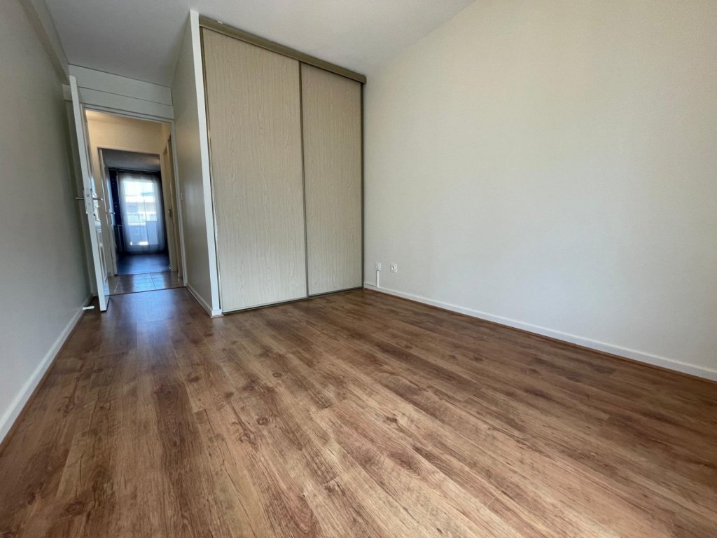 APPARTEMENT T4 A LOUER - LYON 4EME ARRONDISSEMENT Boucle Louis Thevenet - 90.98 m2 - 1 863 &euro; charges comprises par mois
