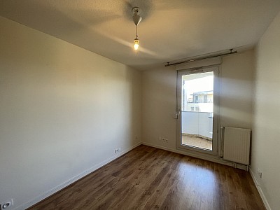 APPARTEMENT T4 A LOUER - LYON 4EME ARRONDISSEMENT Boucle Louis Thevenet - 90.98 m2 - 1 863 € charges comprises par mois