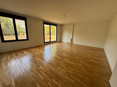 APPARTEMENT T4 A LOUER - LYON 4EME ARRONDISSEMENT Cuire Canuts - 92.83 m2 - 1695€ charges comprises par mois