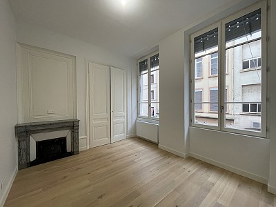 APPARTEMENT T4 A LOUER - LYON 4EME ARRONDISSEMENT Mairie-Tabareau - 93.24 m2 - 1 590 € charges comprises par mois