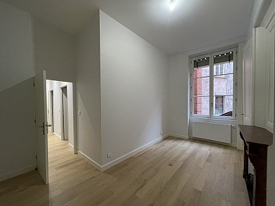 APPARTEMENT T4 A LOUER - LYON 4EME ARRONDISSEMENT Mairie-Tabareau - 93.24 m2 - 1 590 € charges comprises par mois