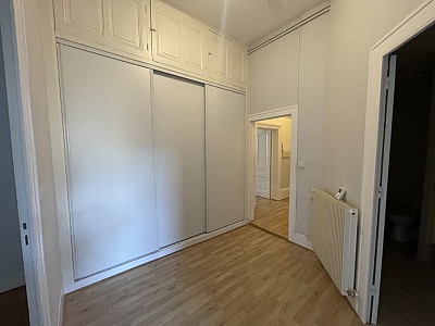 APPARTEMENT T4 A LOUER - LYON 4EME ARRONDISSEMENT Place Croix Rousse-Austerlitz - 118.96 m2 - 1 628 &euro; charges comprises par mois