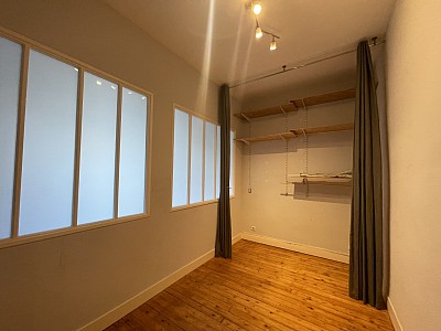 APPARTEMENT T4 A LOUER - LYON 4EME ARRONDISSEMENT Place Croix Rousse-Austerlitz - 118.96 m2 - 1 628 &euro; charges comprises par mois