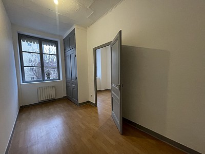 APPARTEMENT T5 A LOUER - LYON 1ER ARRONDISSEMENT Annonciade-Saint-Benoit - 72.23 m2 - 1300€ charges comprises par mois