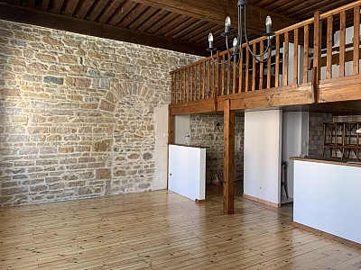 APPARTEMENT T5 A LOUER - LYON 4EME ARRONDISSEMENT Mairie-Tabareau - 111 m2 - 1590 € charges comprises par mois