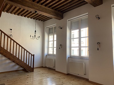 APPARTEMENT T5 A LOUER - LYON 4EME ARRONDISSEMENT Mairie-Tabareau - 111 m2 - 1590 € charges comprises par mois