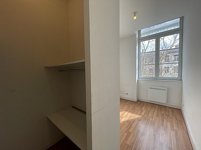 APPARTEMENT T5 A LOUER - LYON 4EME ARRONDISSEMENT Mairie-Tabareau - 91.18 m2 - 1345€ charges comprises par mois