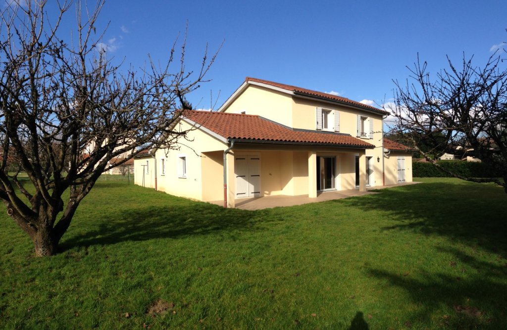 VILLA A LOUER - MONTANAY - 187.88 m2 - 2 089 &euro; charges comprises par mois