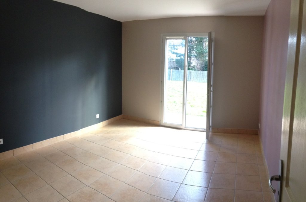 VILLA A LOUER - MONTANAY - 187.88 m2 - 2 089 &euro; charges comprises par mois