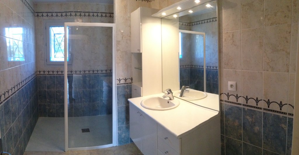 VILLA A LOUER - MONTANAY - 187.88 m2 - 2 089 &euro; charges comprises par mois