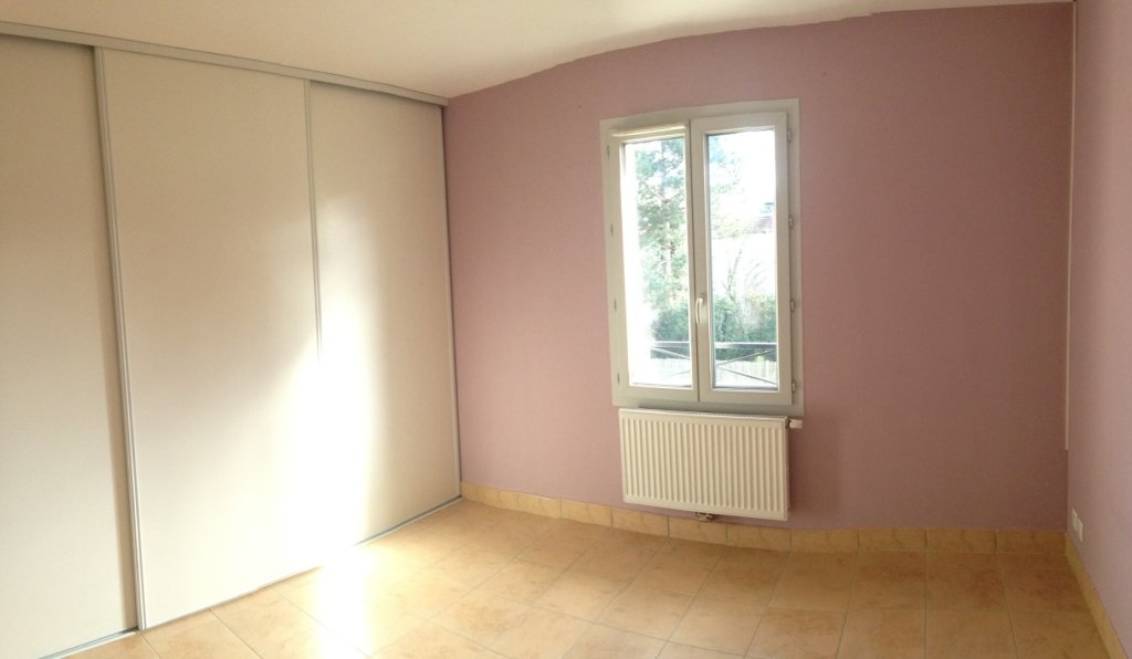 VILLA A LOUER - MONTANAY - 187.88 m2 - 2 089 &euro; charges comprises par mois