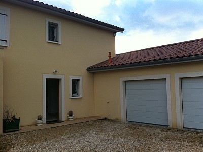 VILLA A LOUER - MONTANAY - 187.88 m2 - 2 089 &euro; charges comprises par mois